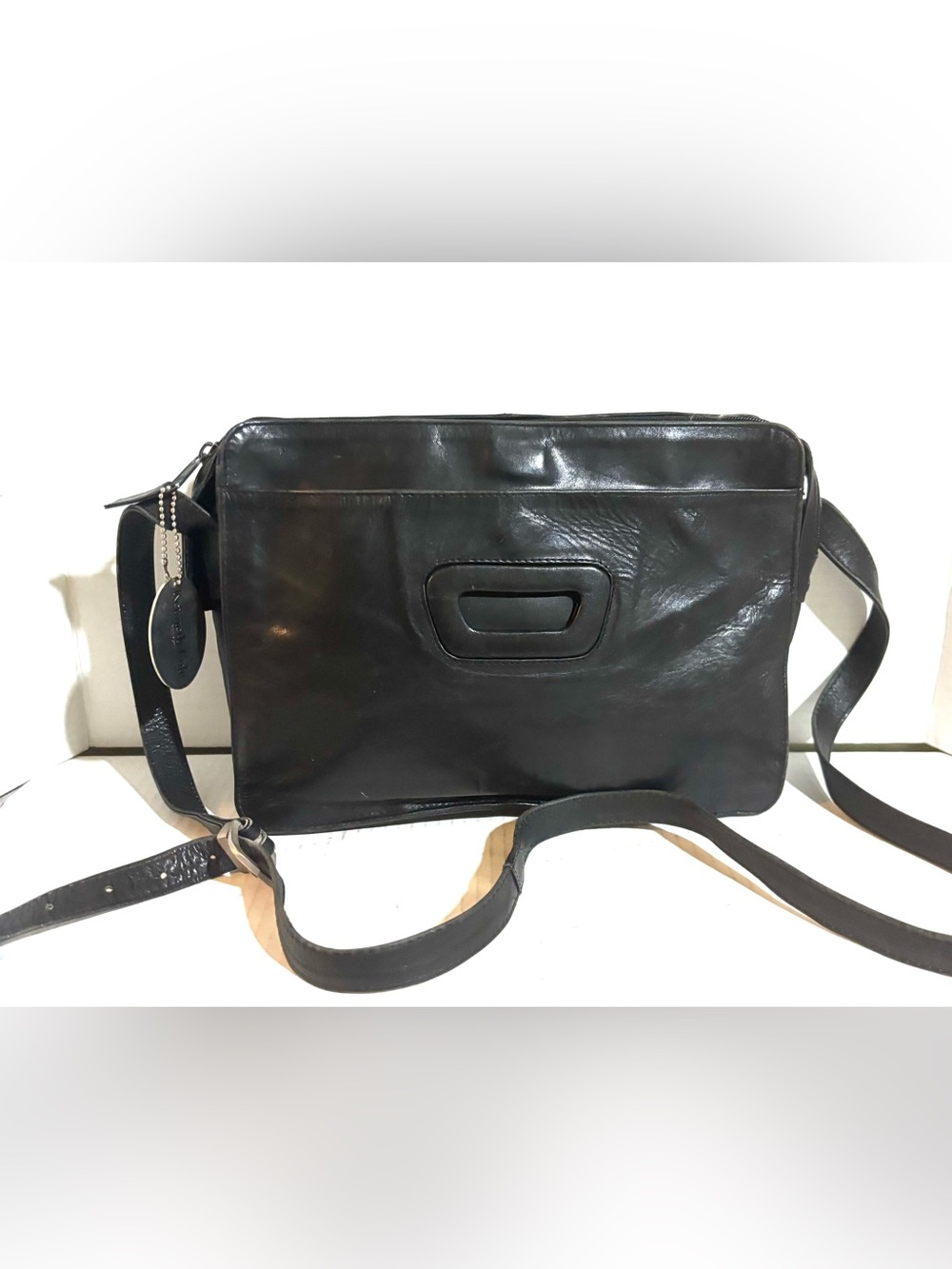Vintage Leather Messenger Bag in Black